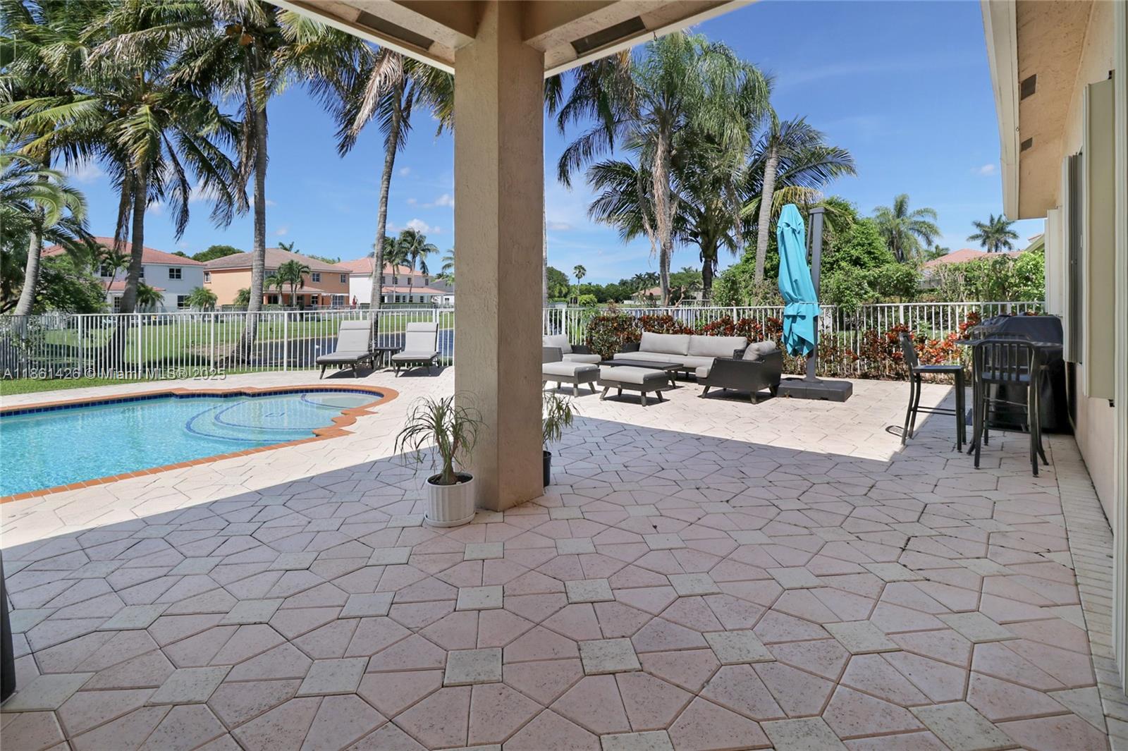 SAVANNA-WESTON - Residential