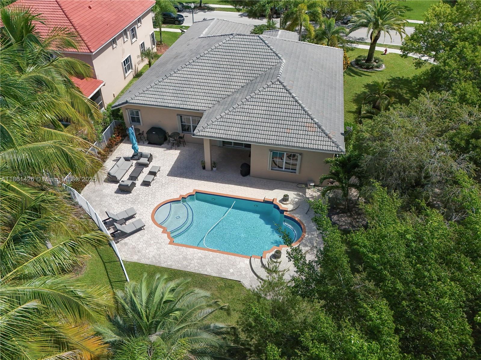 SAVANNA-WESTON - Residential