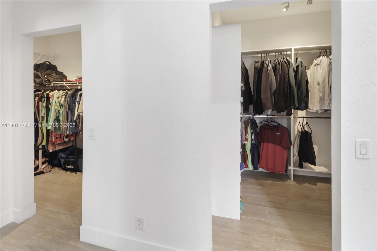 SAVANNA-WESTON - Residential