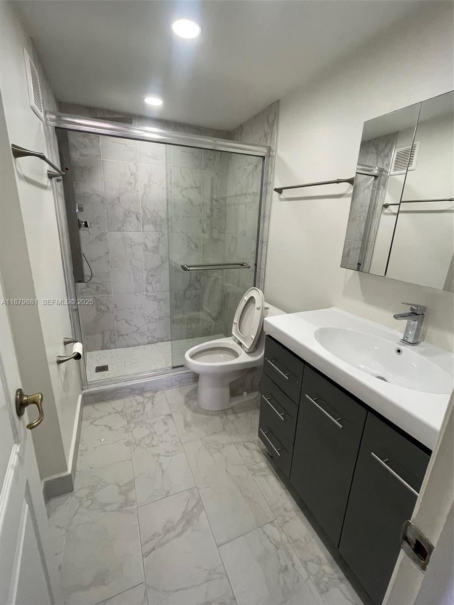 GRANDA DADELAND CONDO - Residential