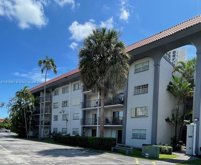 GRANDA DADELAND CONDO - Residential