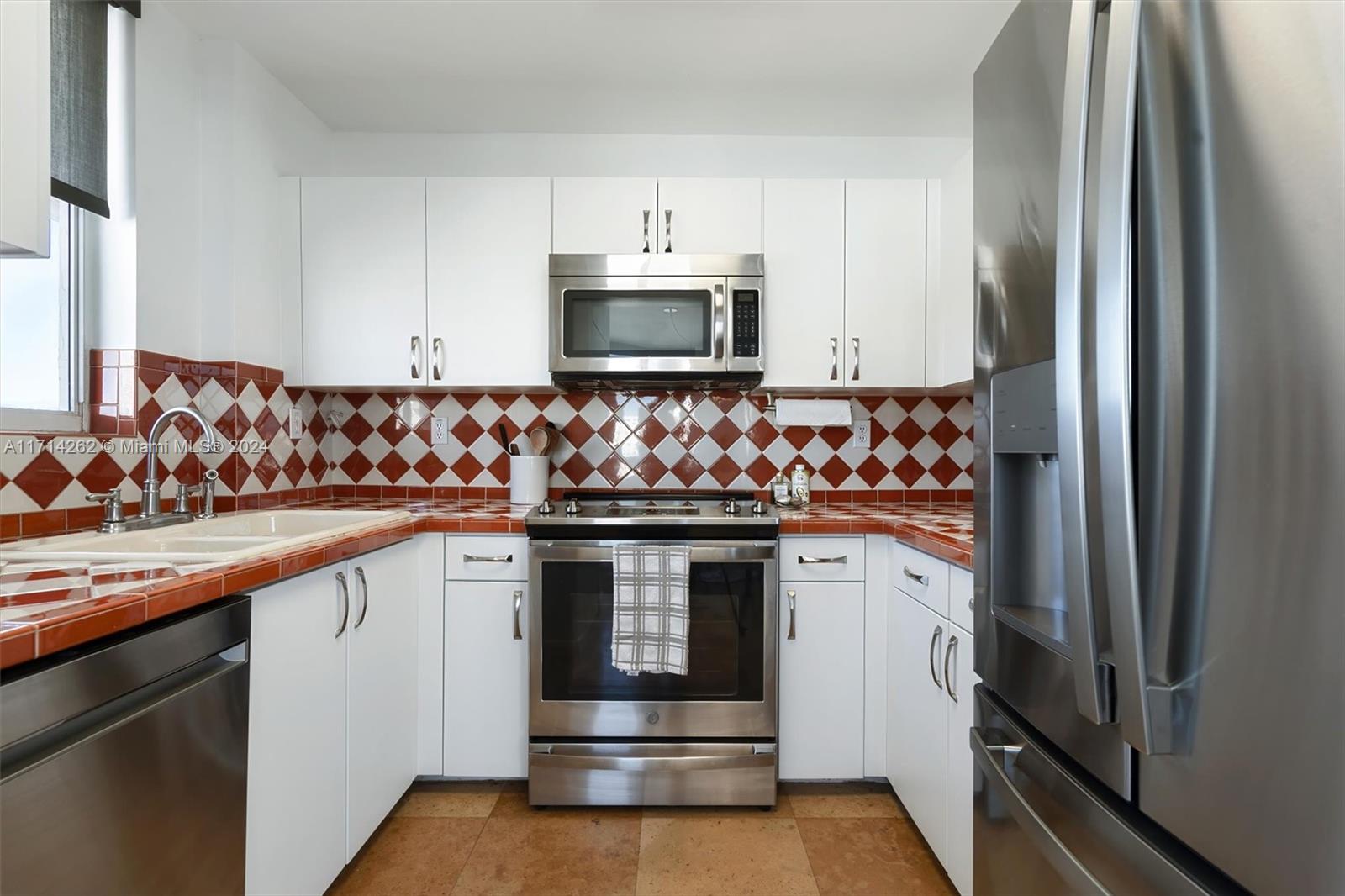 BAYVIEW PLAZA CONDO - Residential