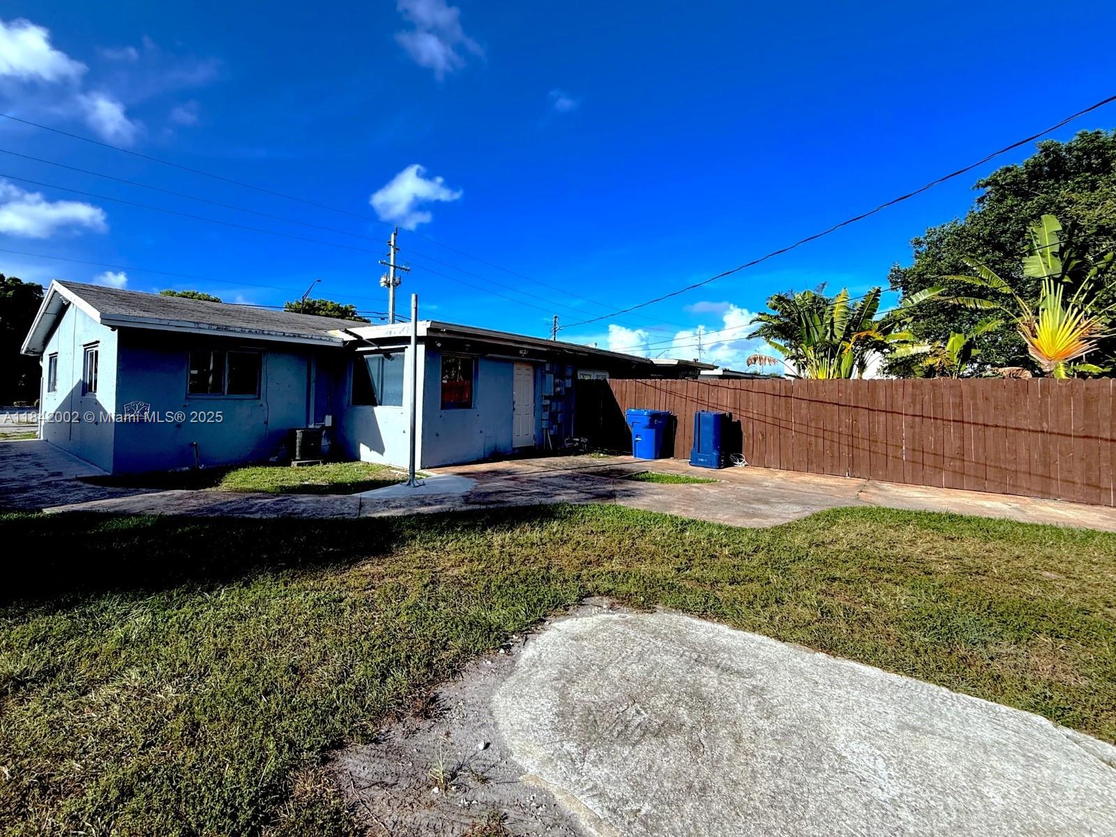648 W Oakland Park Blvd