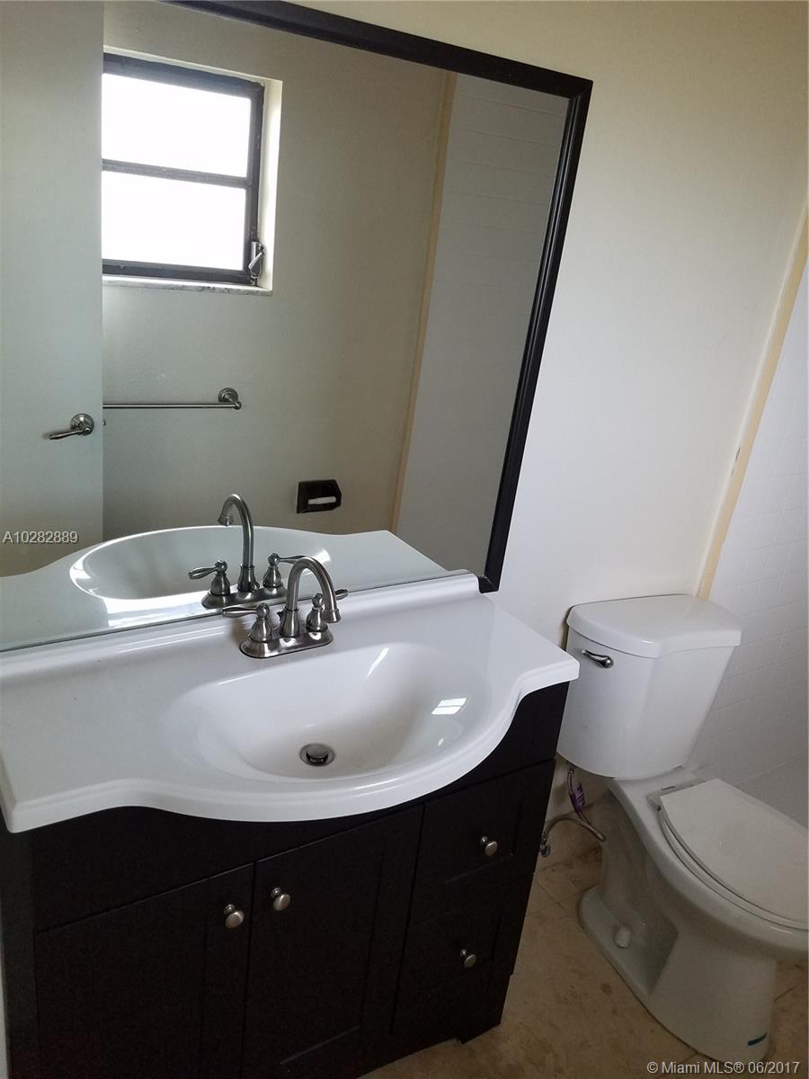 PALM-AIRE VILLAGE 4TH SEC - Residential Lease