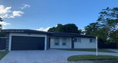 Single Family Residence in Cutler Bay FL 19940 83rd Ave Ave.jpg