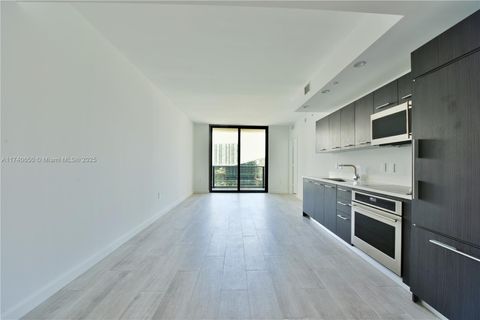 45 SW 9th St 2009 Miami FL 33130