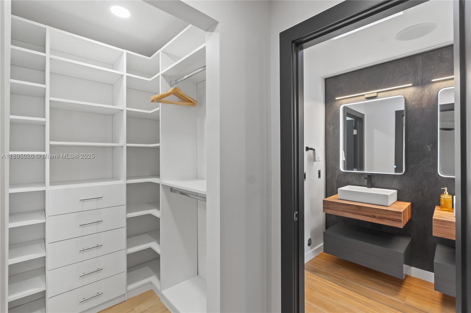 JACARANDA LAKES SECTION T - Residential Lease