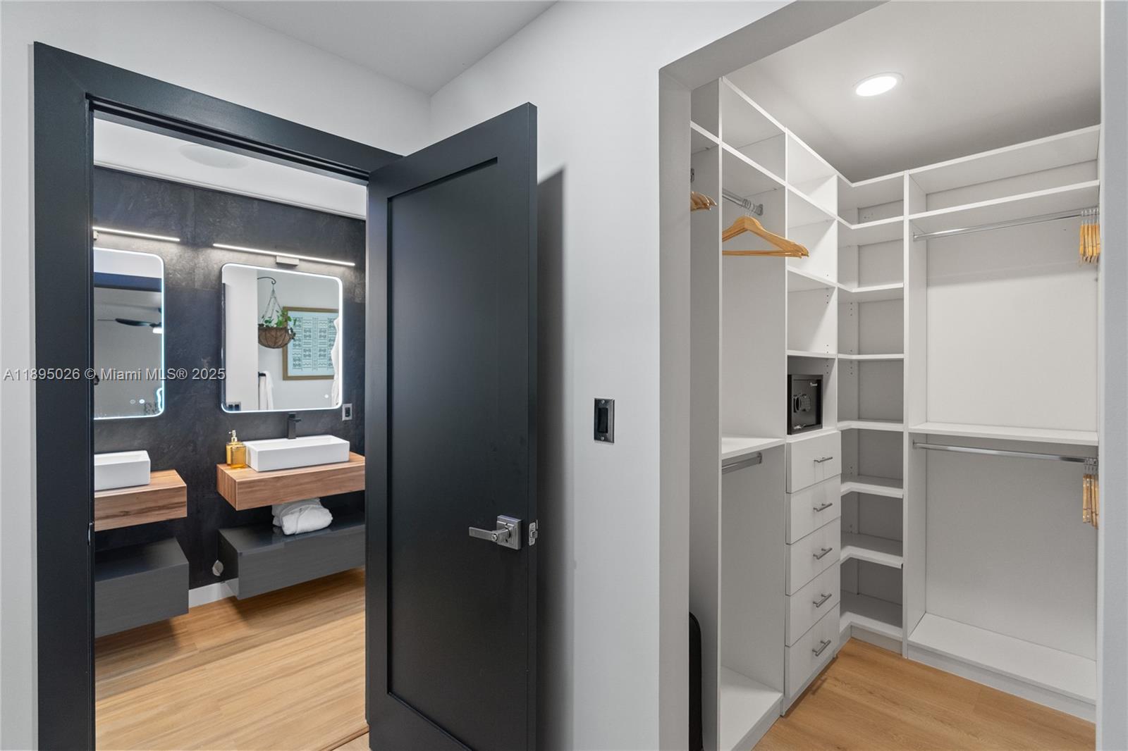 JACARANDA LAKES SECTION T - Residential Lease