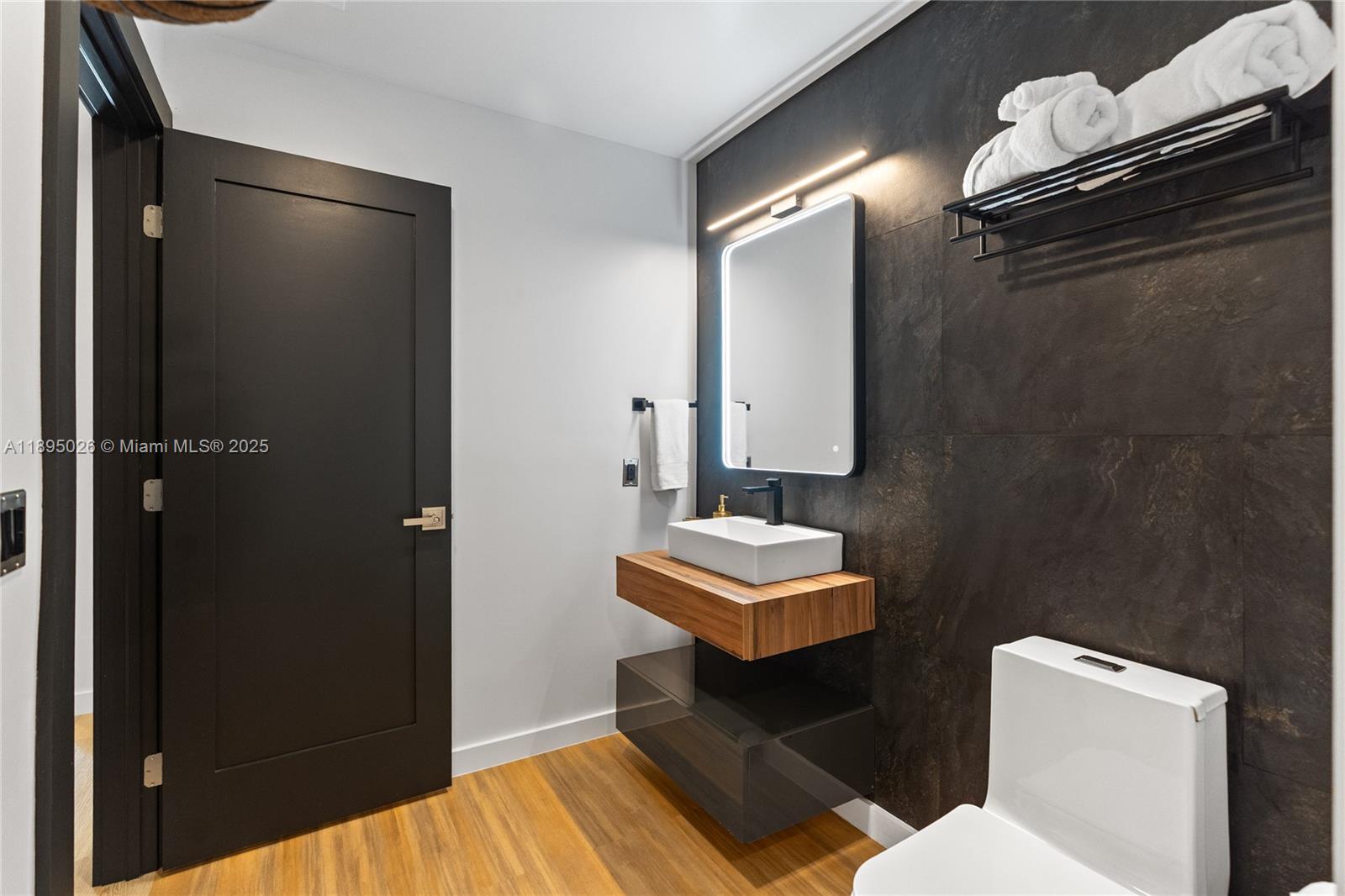 JACARANDA LAKES SECTION T - Residential Lease