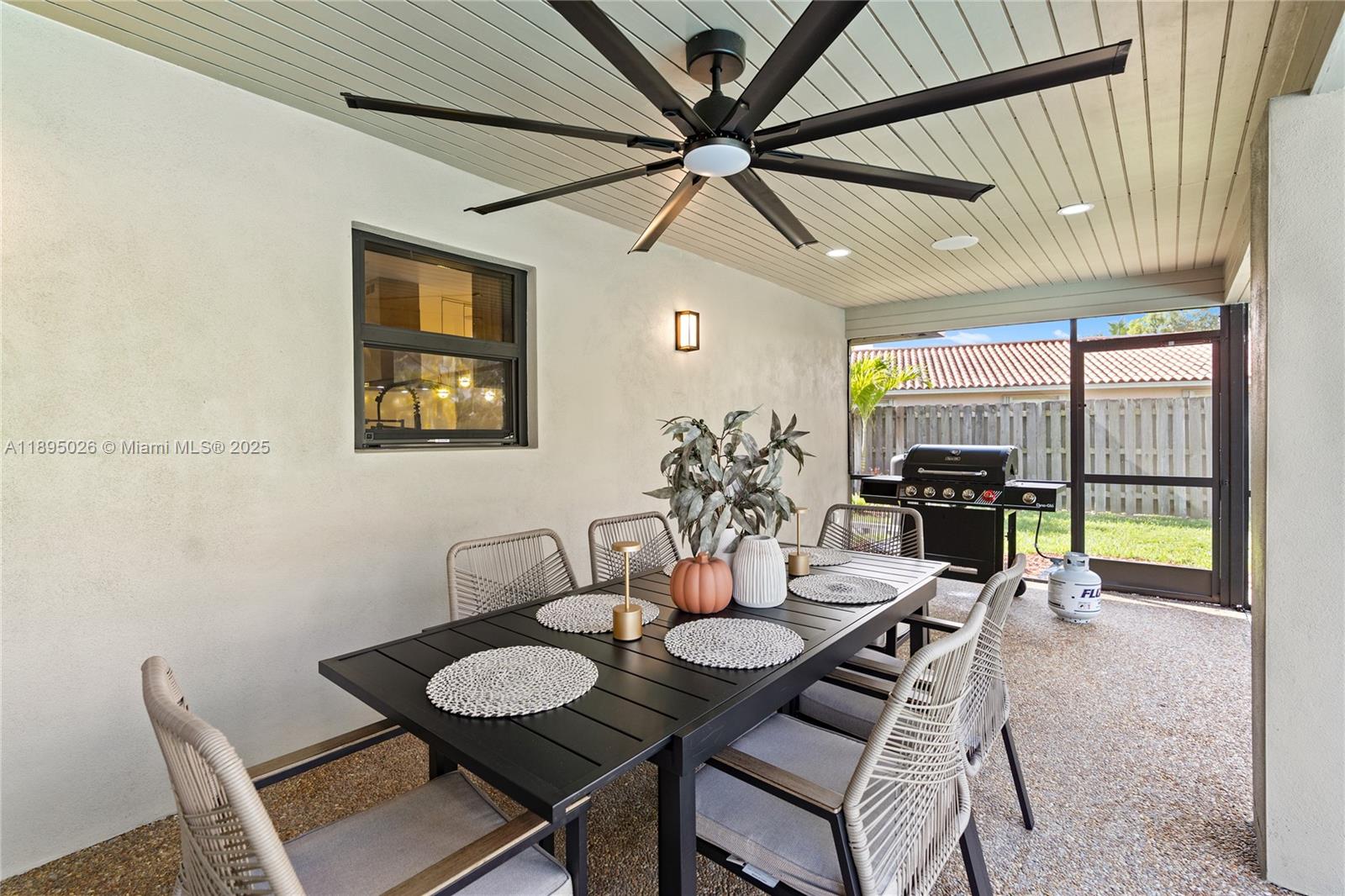 JACARANDA LAKES SECTION T - Residential Lease