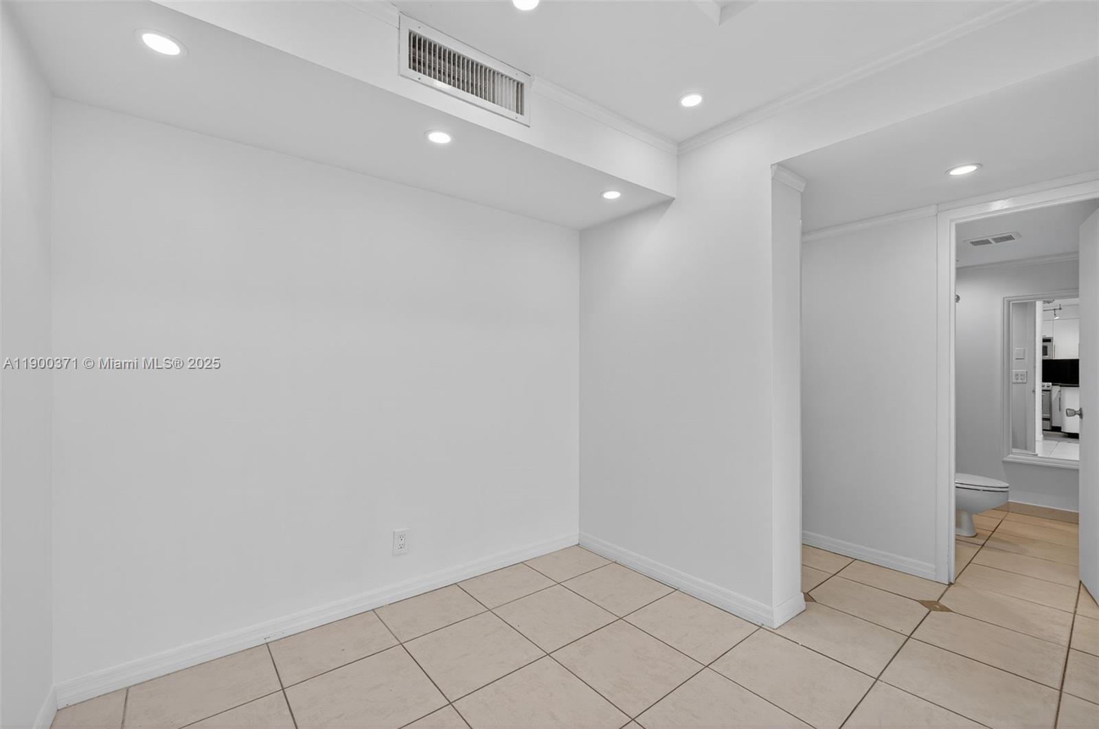 MARK I CONDO - Residential Lease