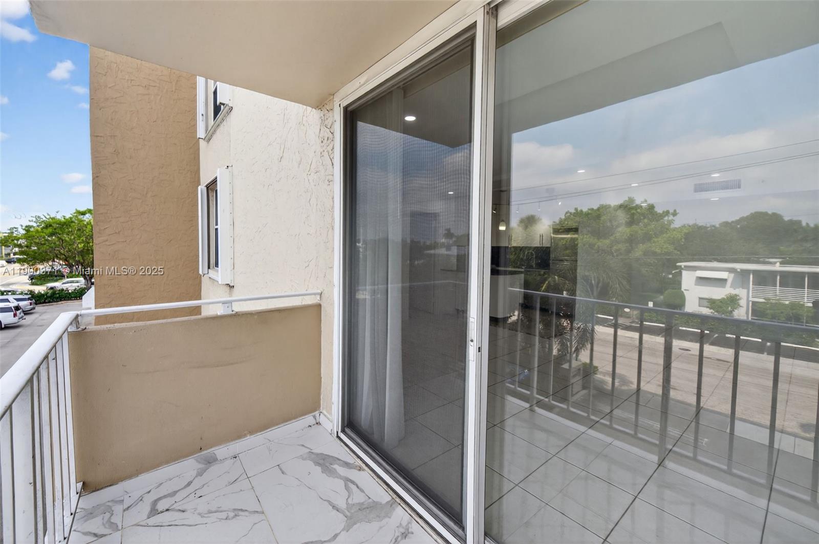 MARK I CONDO - Residential Lease