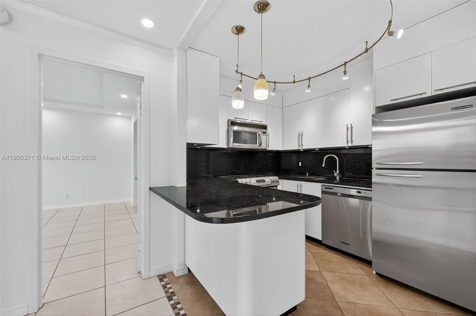 MARK I CONDO - Residential Lease