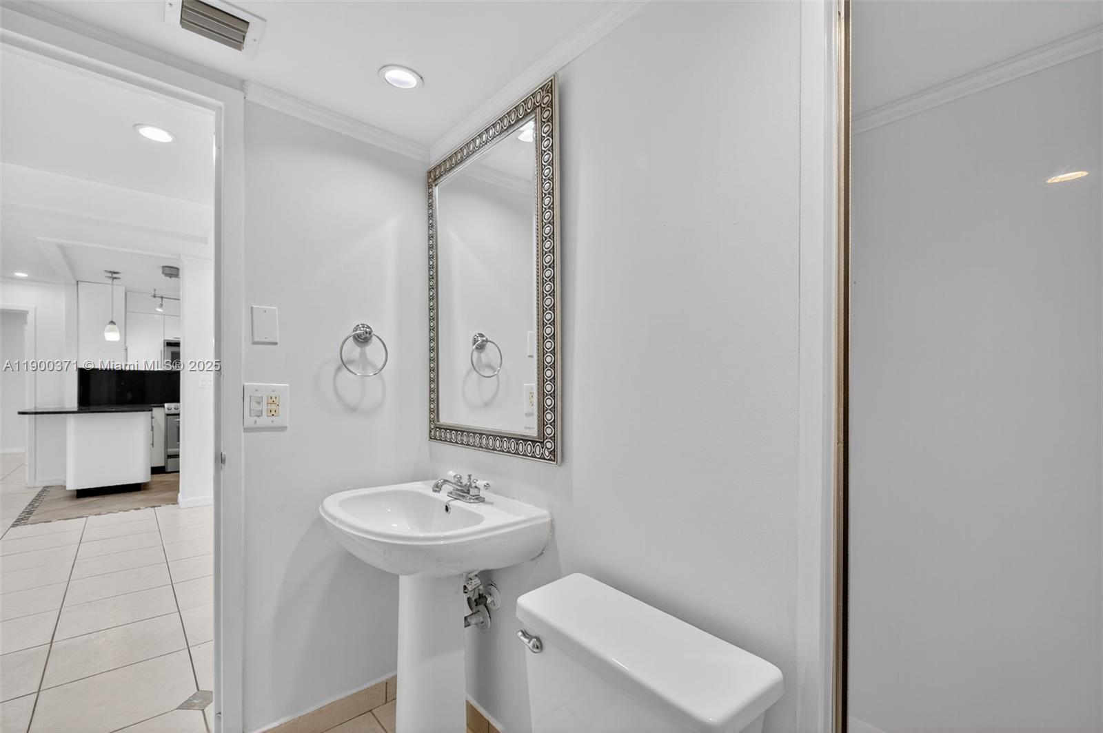 MARK I CONDO - Residential Lease