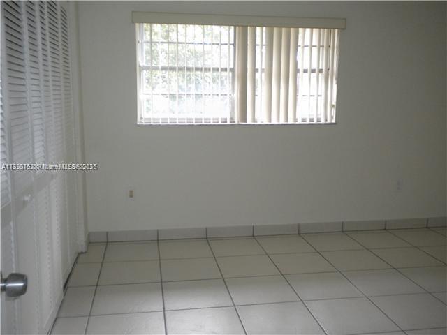 LAGUNA CLUB EAST CONDO - Residential