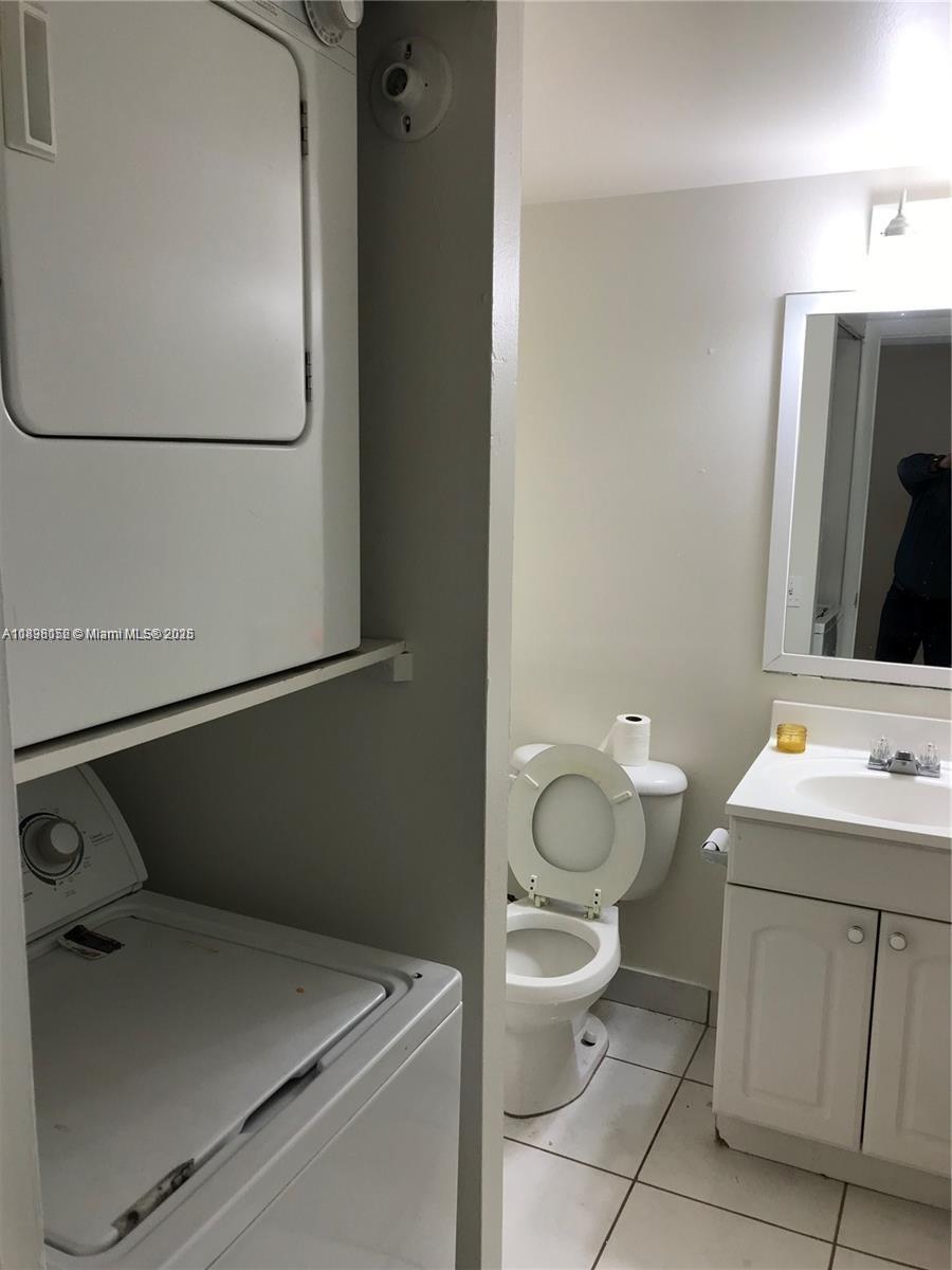 LAGUNA CLUB EAST CONDO - Residential