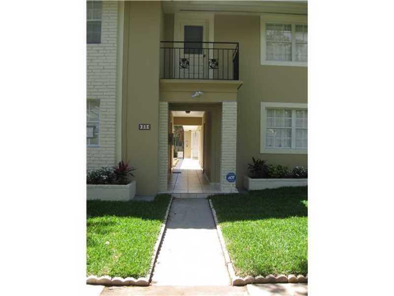 8 54 41 C GABLES DOUGLAS - Residential Lease