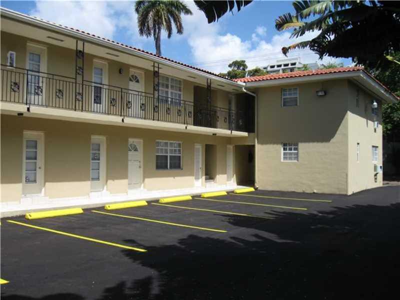 8 54 41 C GABLES DOUGLAS - Residential Lease