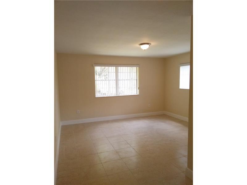 8 54 41 C GABLES DOUGLAS - Residential Lease