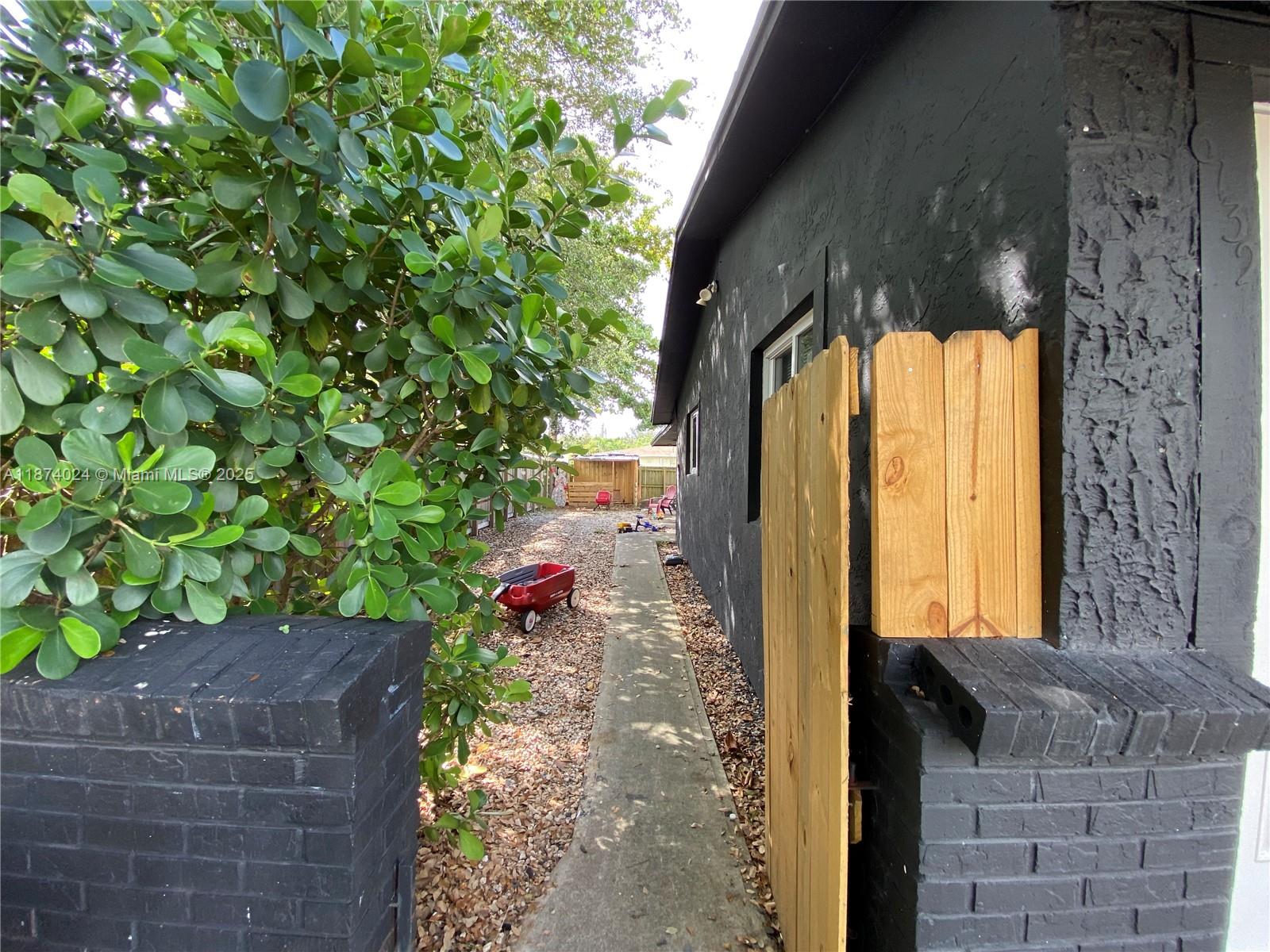 SUN LAND PARK - Residential Income