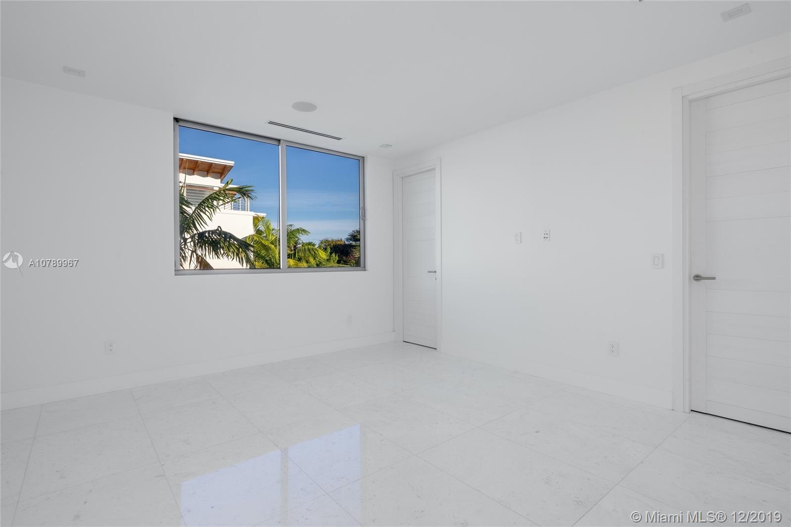 TROPICAL ISLE HOMES SUB 3 - Residential Lease