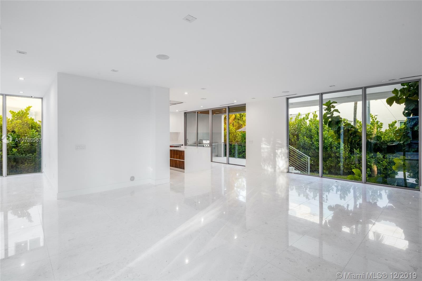 TROPICAL ISLE HOMES SUB 3 - Residential Lease