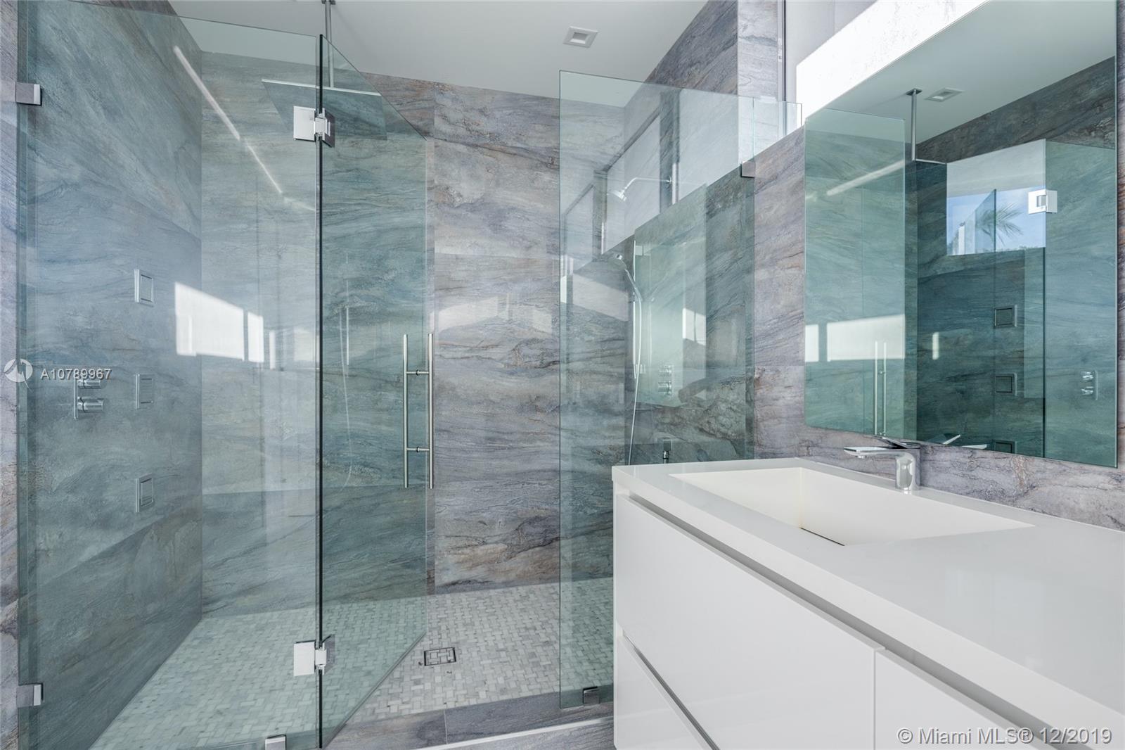 TROPICAL ISLE HOMES SUB 3 - Residential Lease