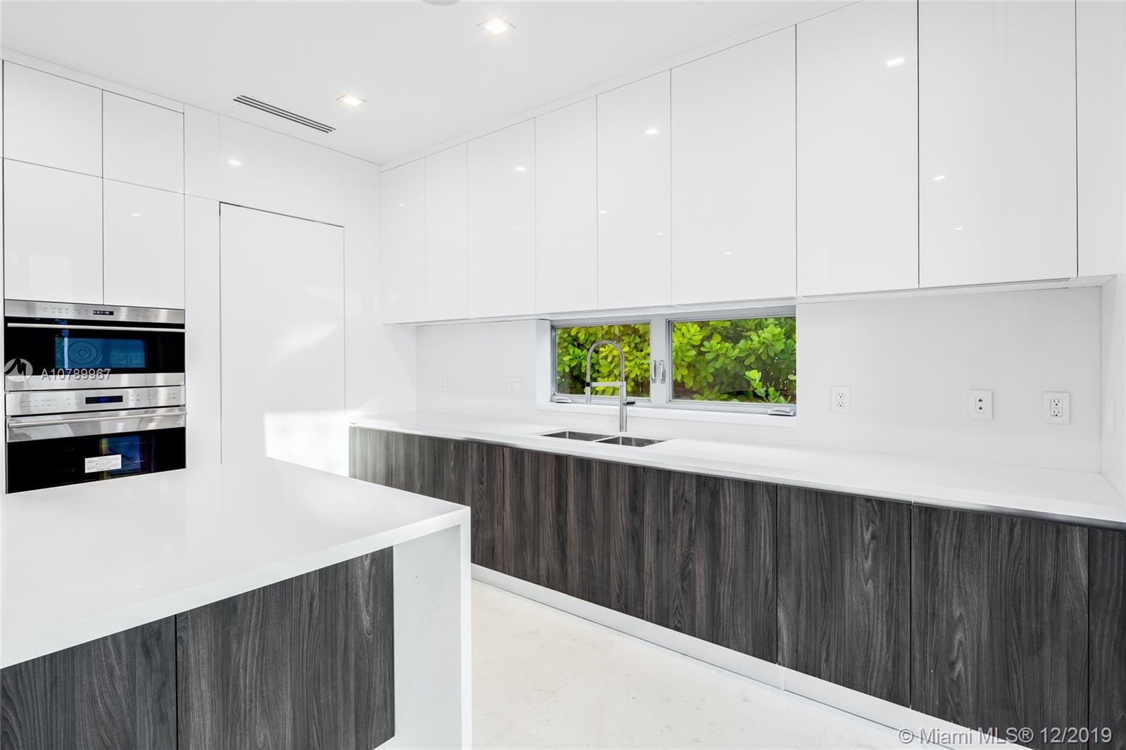 TROPICAL ISLE HOMES SUB 3 - Residential Lease