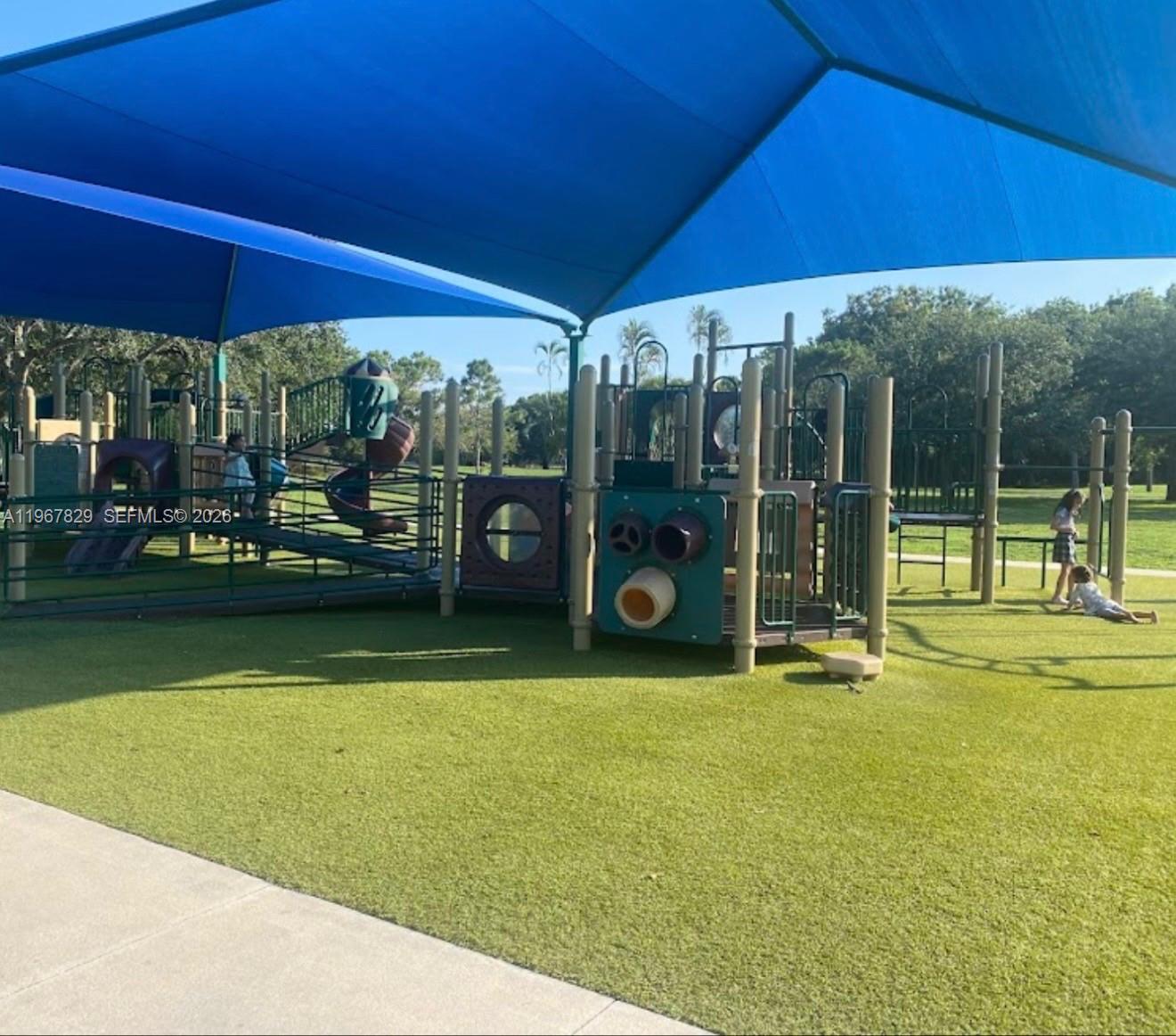 ROYAL PALM ESTATES SEC TH - Residential