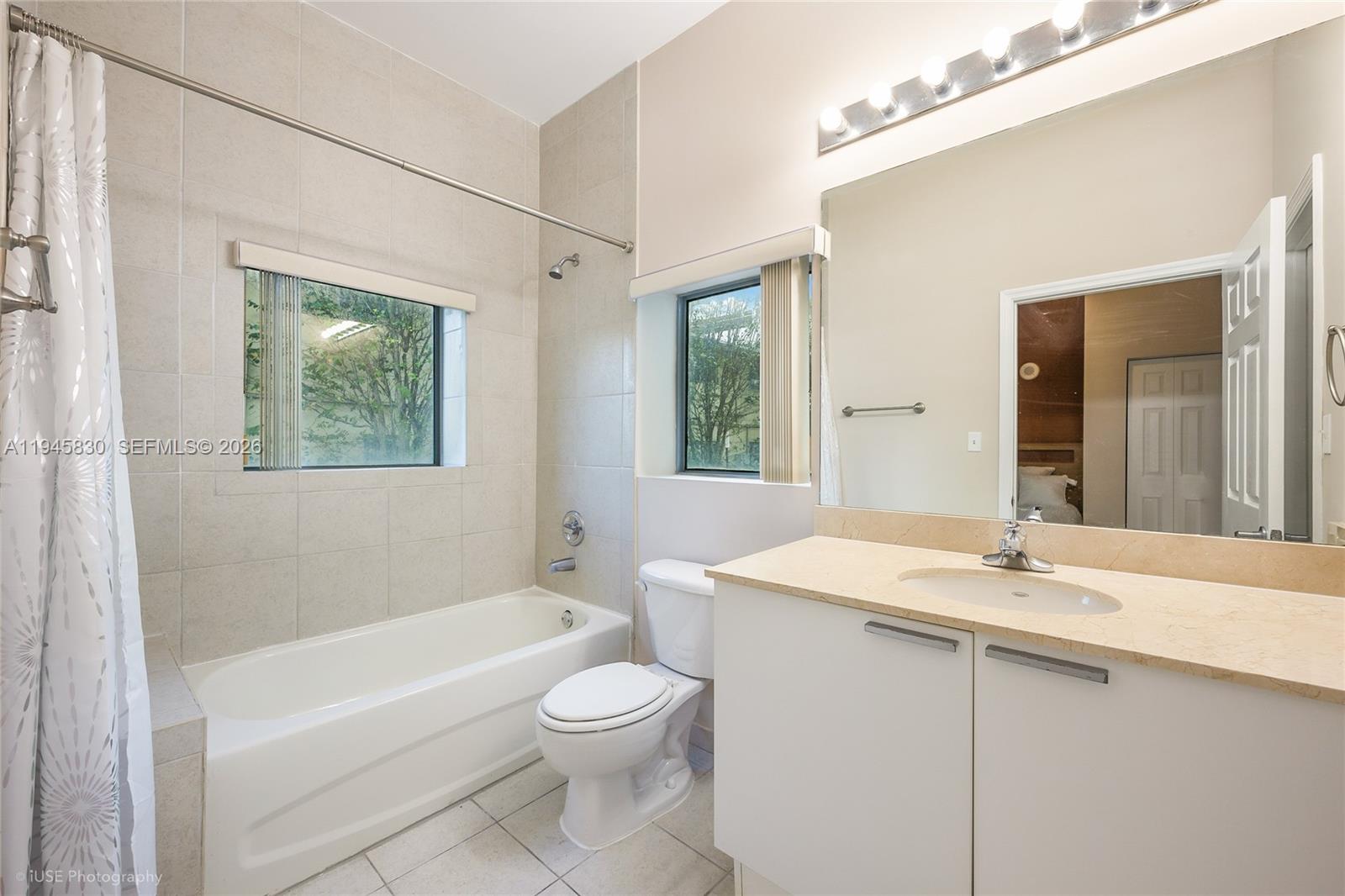 Hollywood Station - Residential