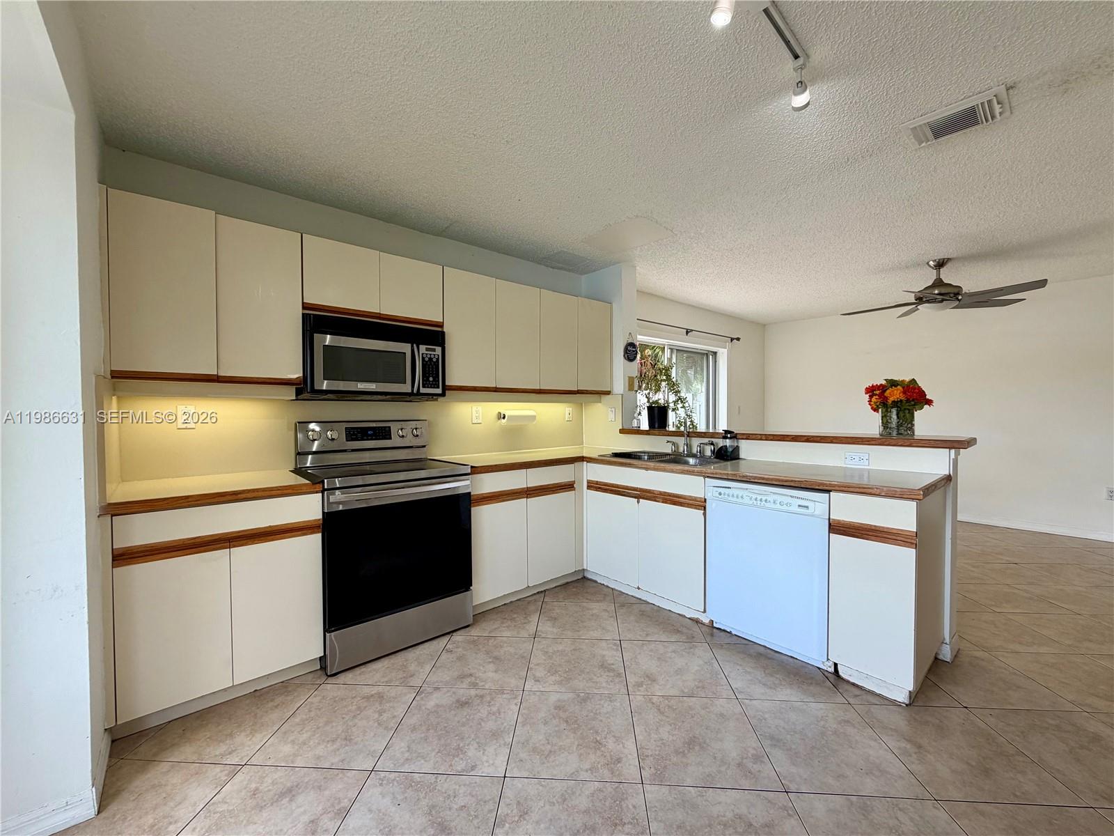 SAVANNAH PLAT 3 - Residential Lease