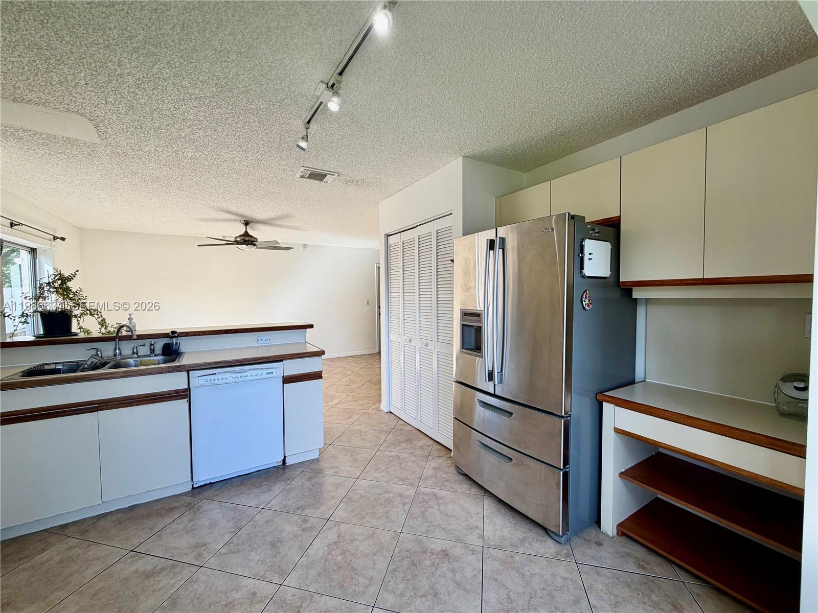 SAVANNAH PLAT 3 - Residential Lease