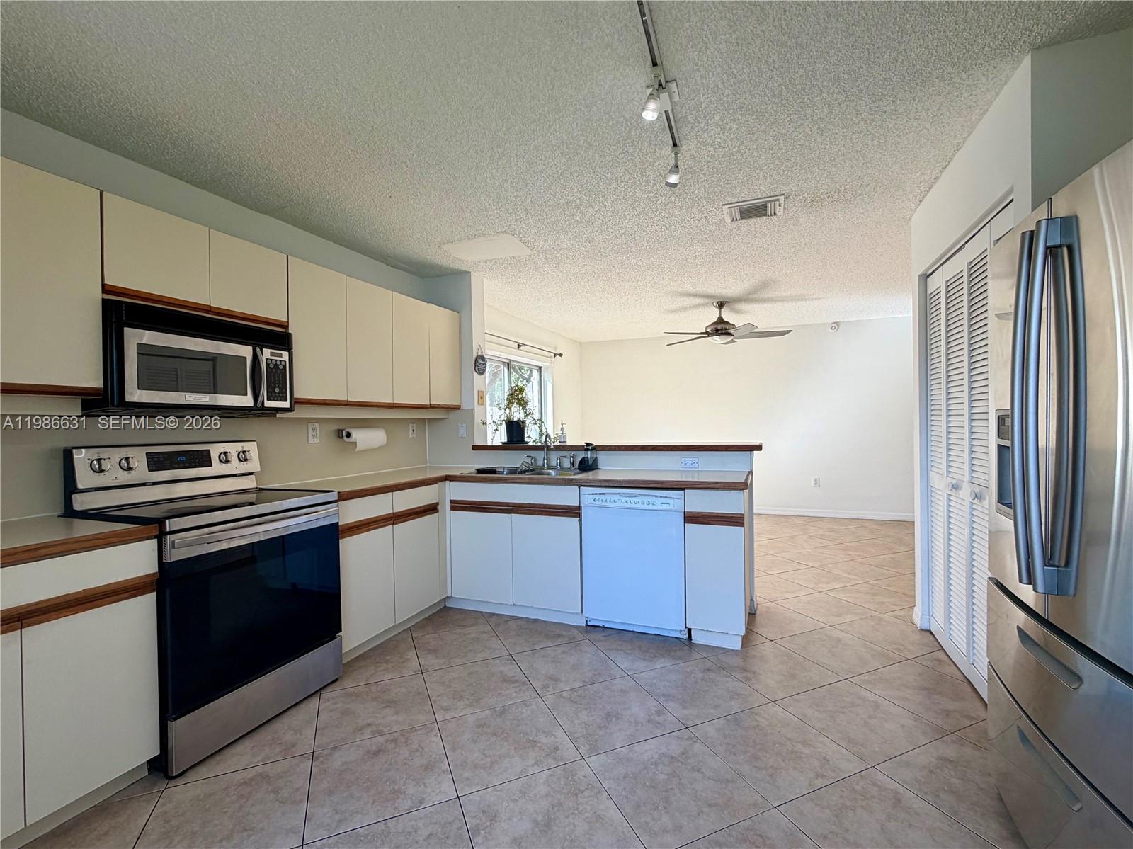 SAVANNAH PLAT 3 - Residential Lease