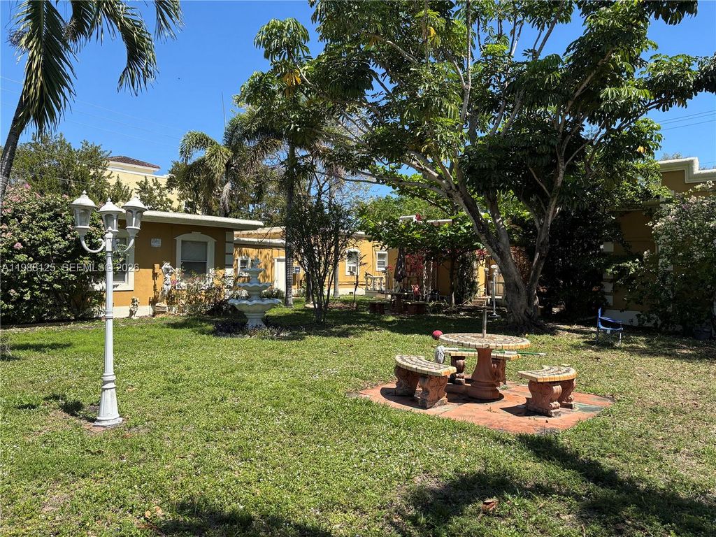 Photo of 1715 Lincoln St #21, Hollywood, FL 33020 (MLS # A11988125)