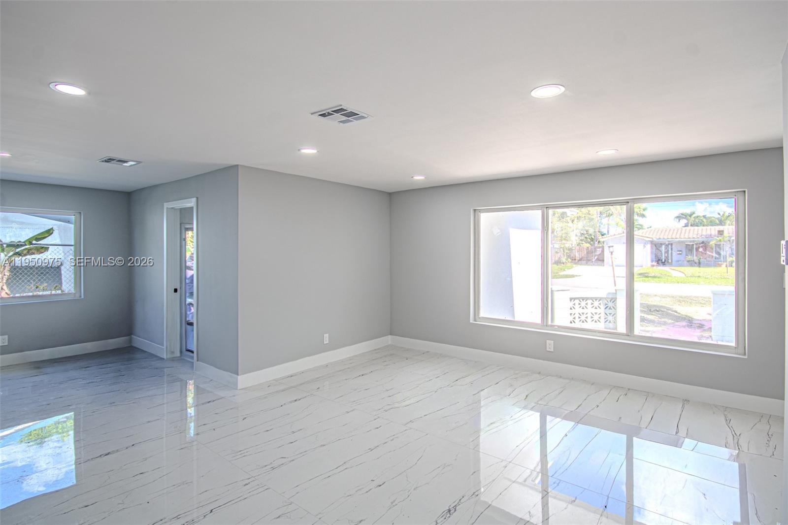 LAUDERDALE LAKES NORTH GA - Residential