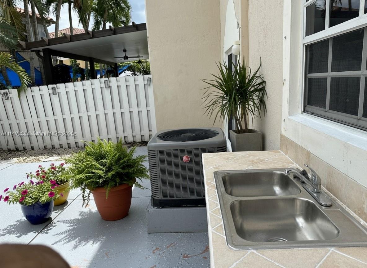 Santorine Town Villas - Residential