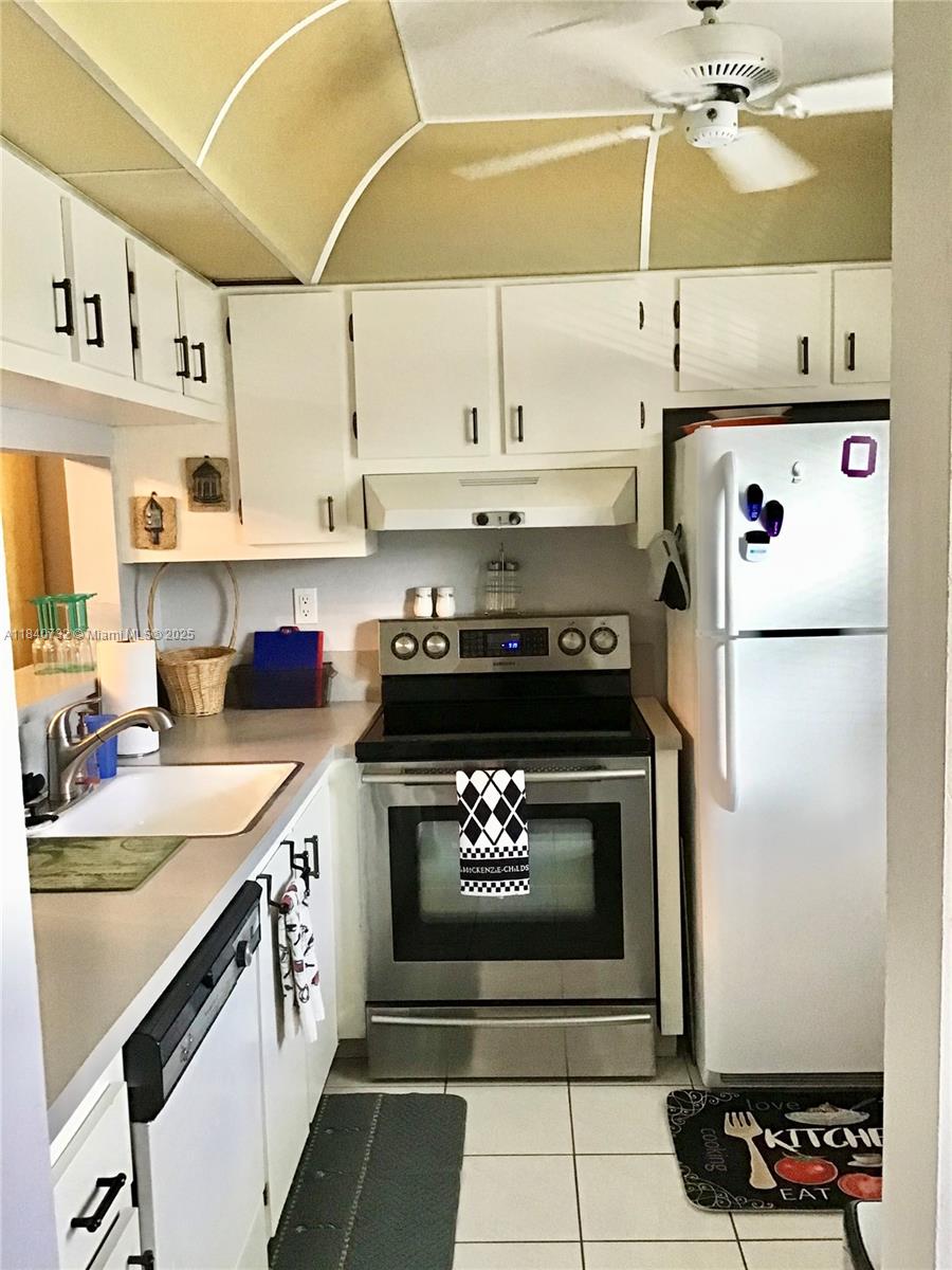 View photos, virtual tours, details... 9200 Lime Bay Blvd 212
