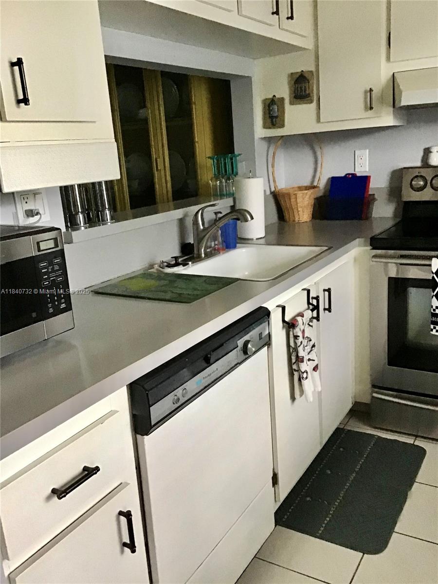 View photos, virtual tours, details... 9200 Lime Bay Blvd 212