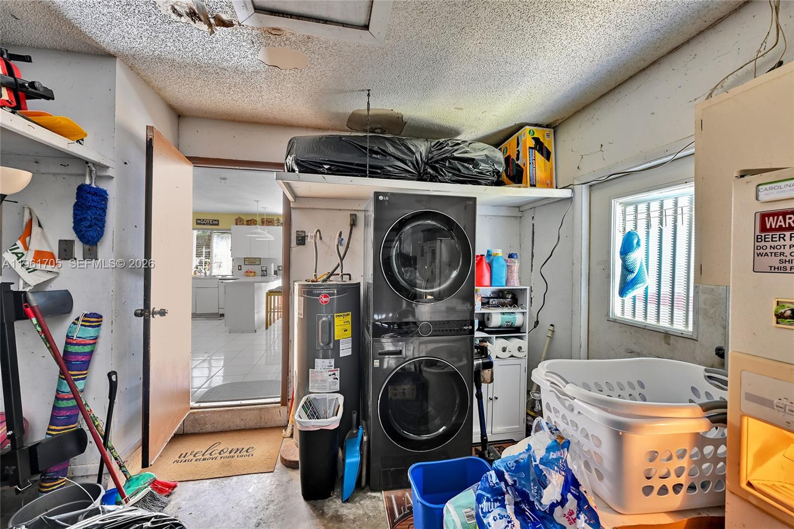 SHORES LINDGREN - Residential