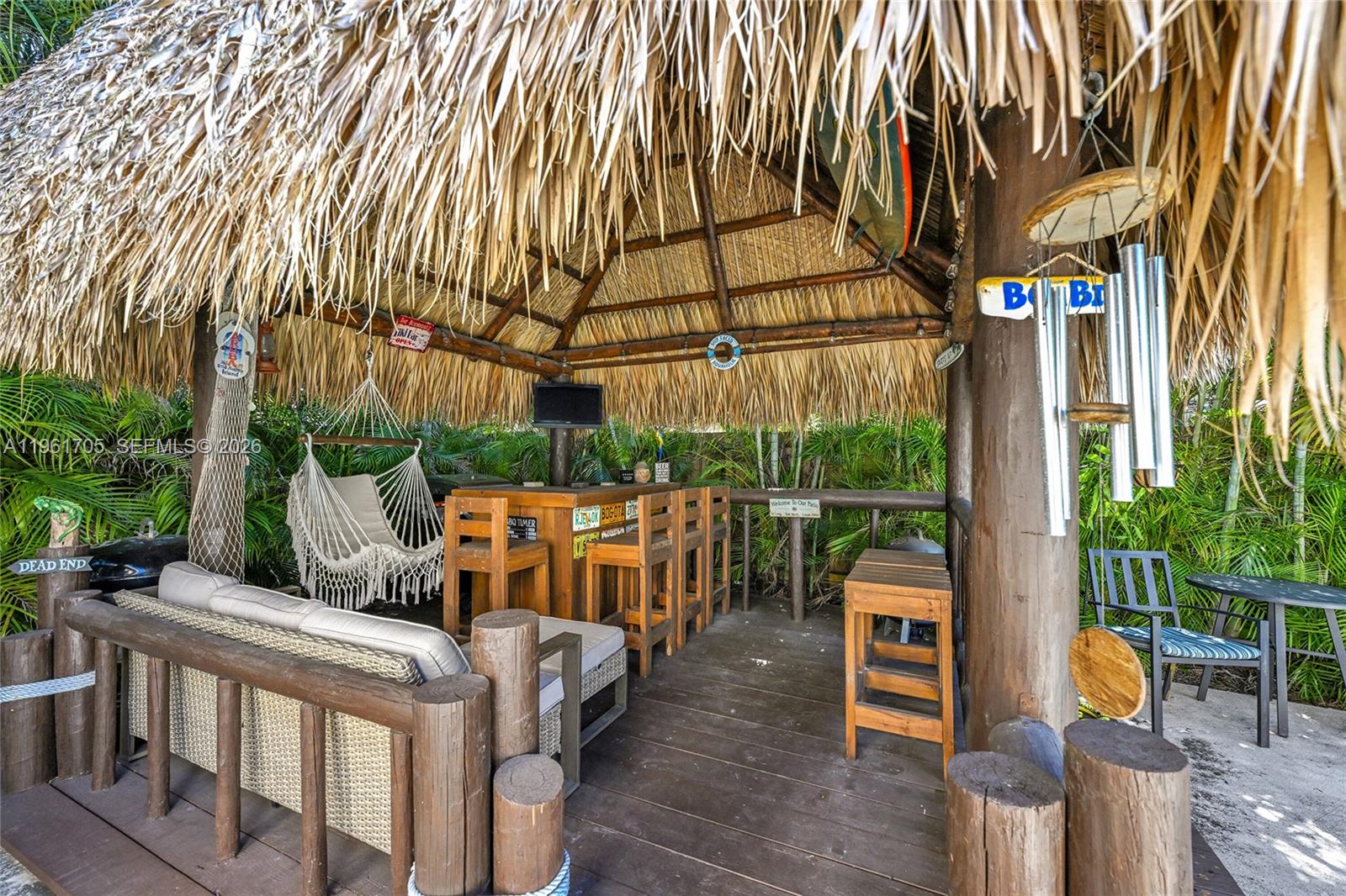 SHORES LINDGREN - Residential