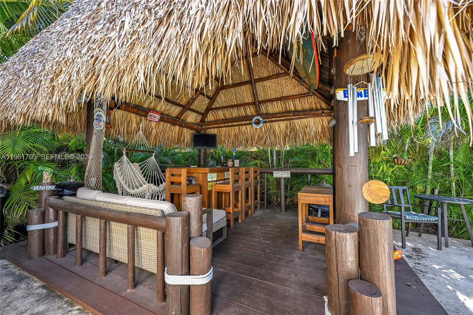 SHORES LINDGREN - Residential