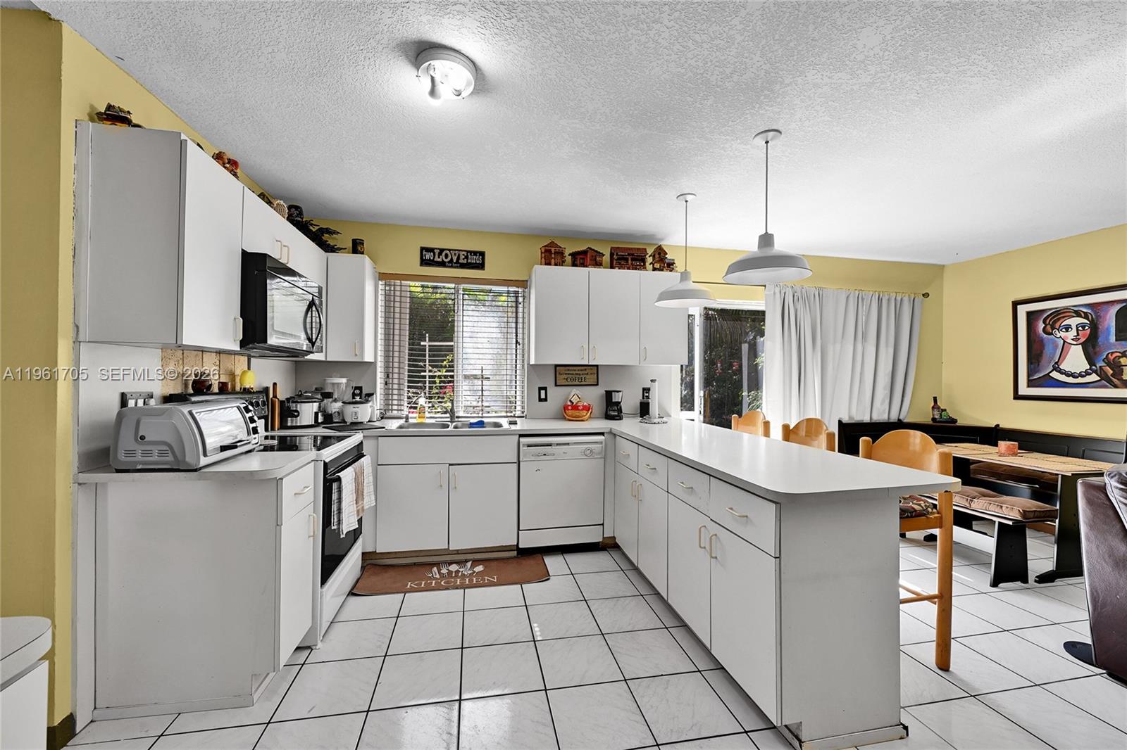 SHORES LINDGREN - Residential