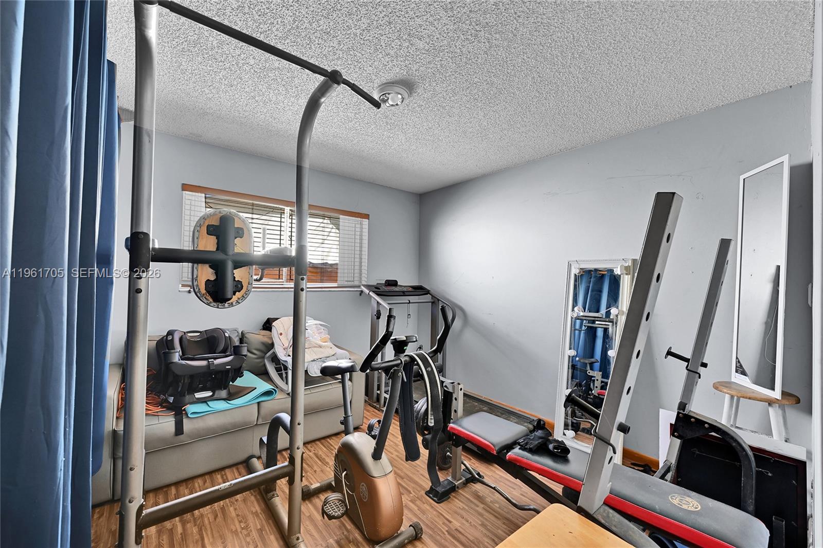 SHORES LINDGREN - Residential