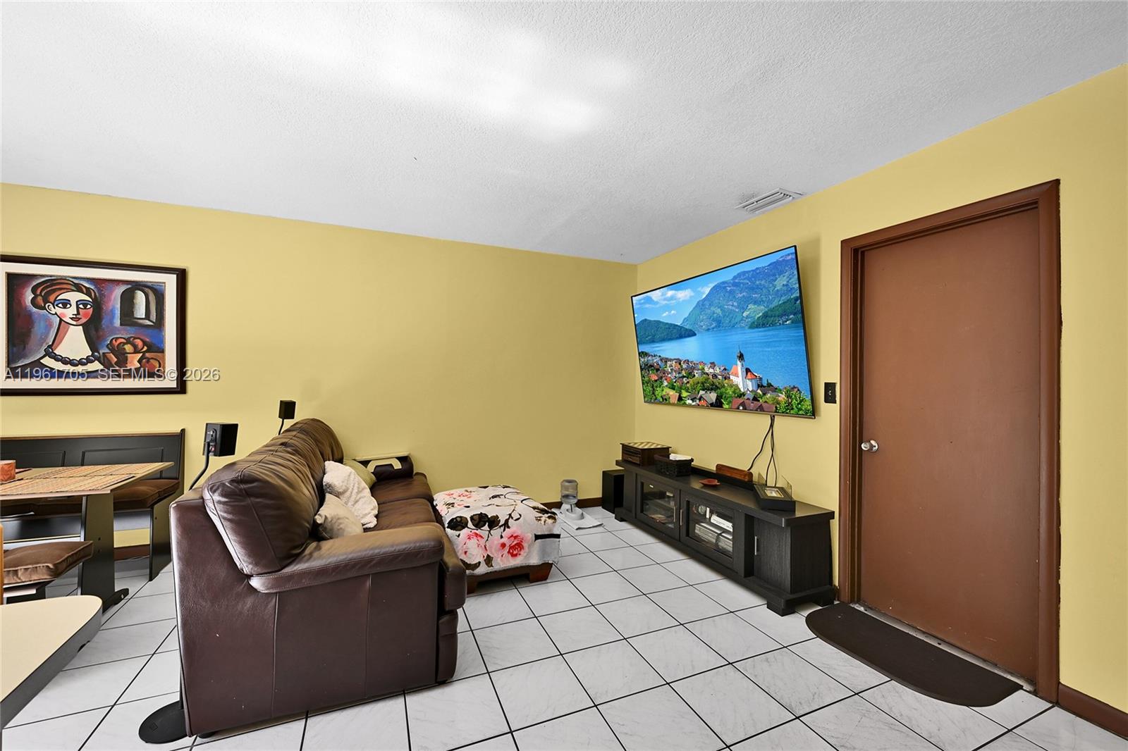 SHORES LINDGREN - Residential