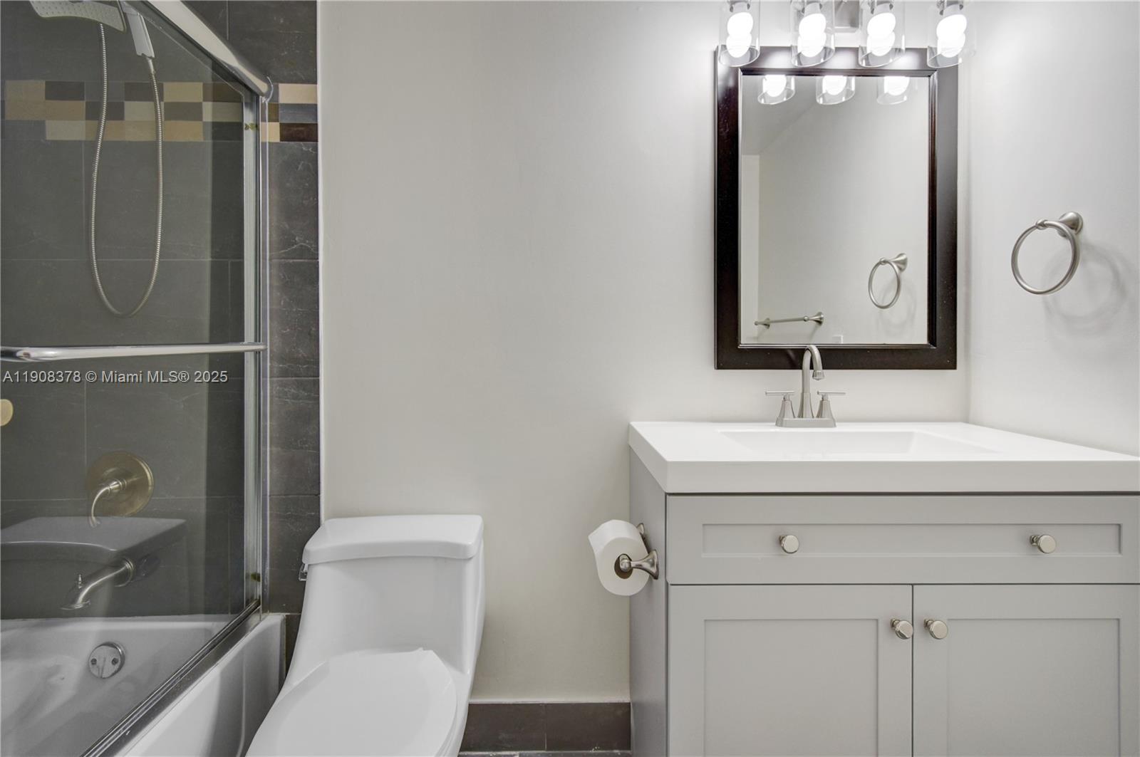 THE GRANDVIEW PALACE COND - Residential Lease