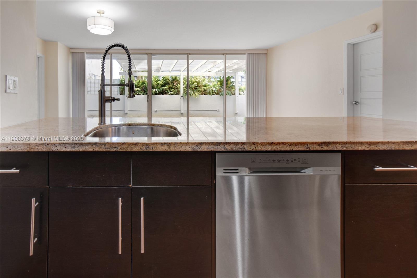 THE GRANDVIEW PALACE COND - Residential Lease