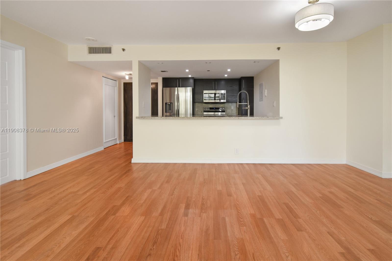 THE GRANDVIEW PALACE COND - Residential Lease