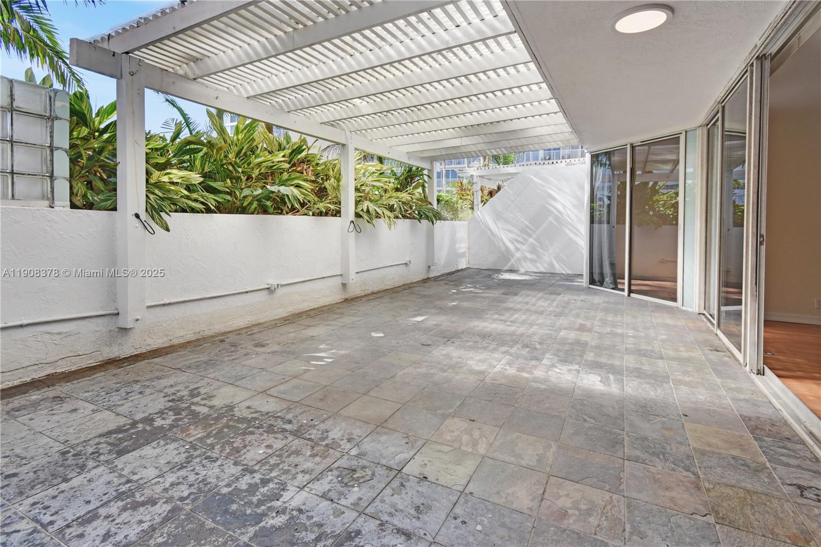 THE GRANDVIEW PALACE COND - Residential Lease