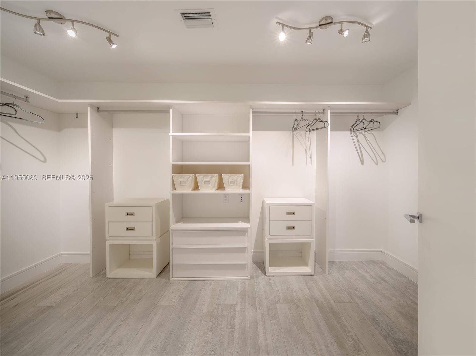 3300 NE 188th St 315