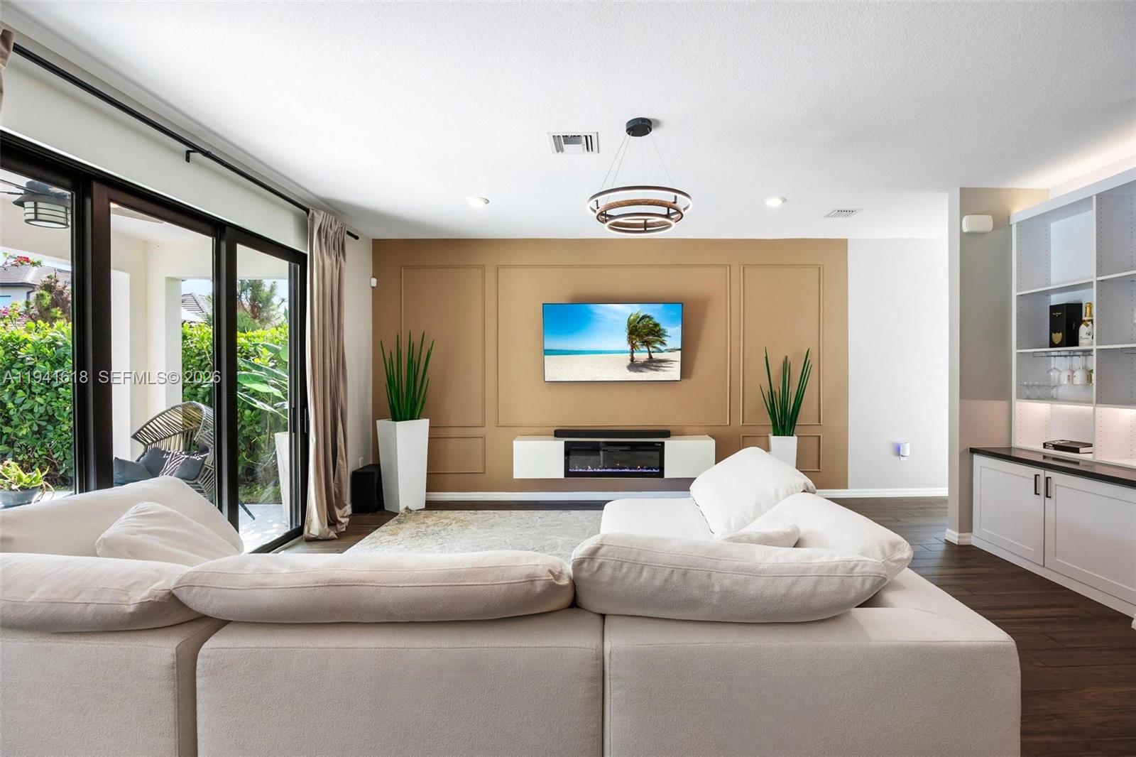 OAK TREE PROPERTY REDEVEL - Residential